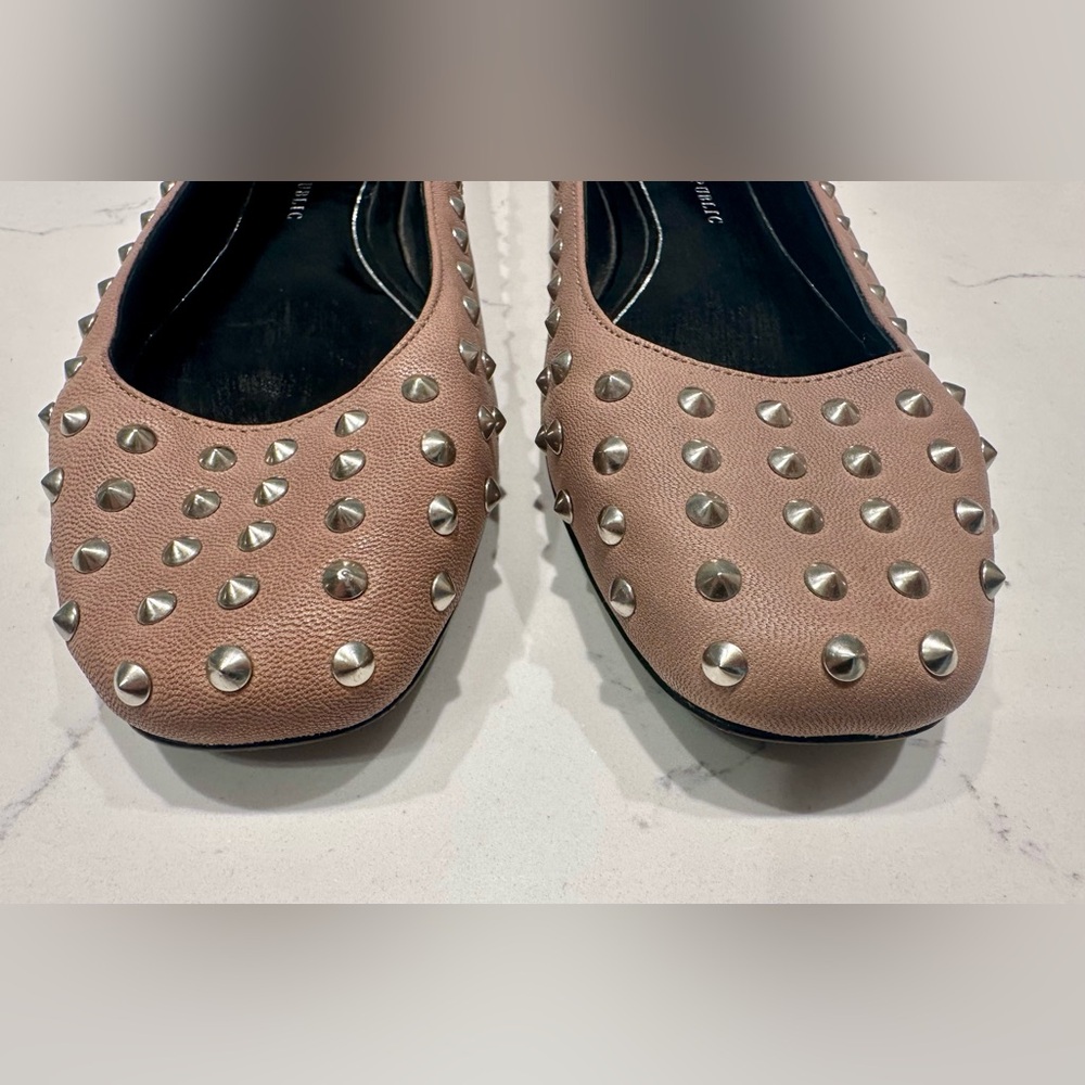 Rock & Republic Tan Studded Ballet Flats - size 8 - Picture 2 of 6
